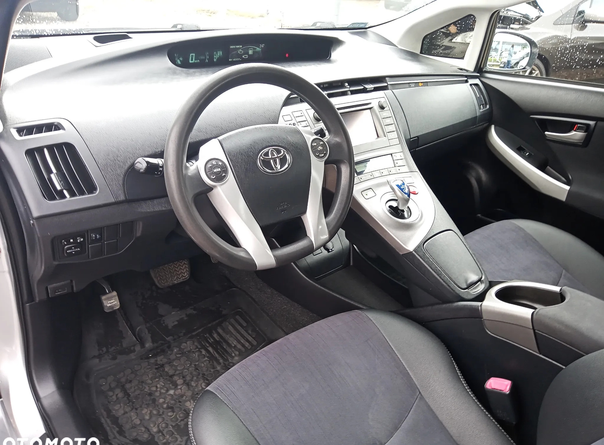 Toyota Prius cena 49900 przebieg: 142530, rok produkcji 2013 z Żnin małe 742